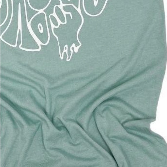 Stay Groovy Graphic Tee.  pretty tee - Picture 5 of 8